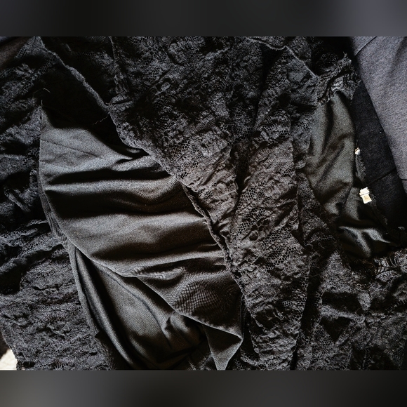 Black Lace Wrap Tie Top with Ribbon - Picture 5 of 6